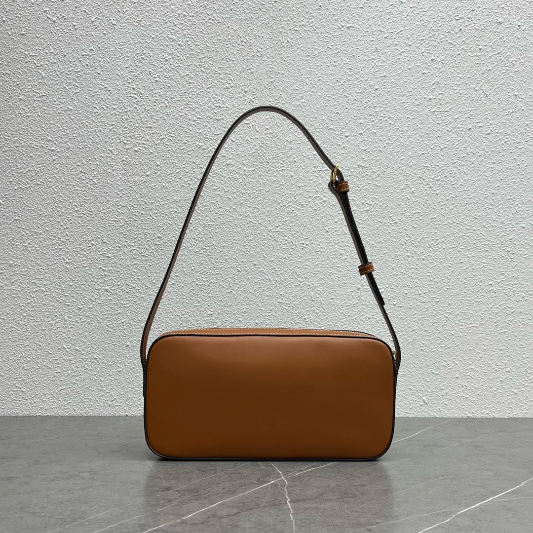 Celine Camera Shoulder Bag Cuir Triomphe Brown For Women 10in/26cm 199183DU3.04LU