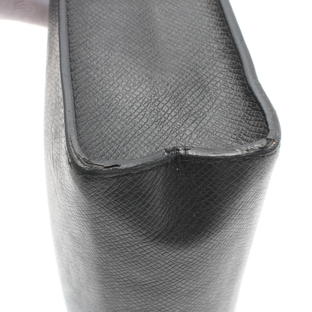 Louis Vuitton Taiga Pochette Voyage MM  Leather Clutch Bag