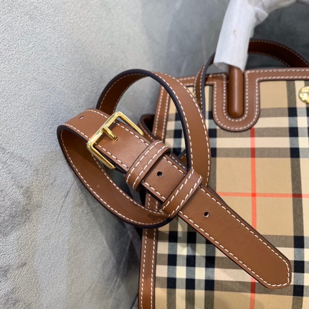 Mini Vintage Archive Beige For Women, WomenÃ¢â‚¬â„¢s Bags, Shoulder And Crossbody Bags 10.2in/ 26cm BUR 80246851