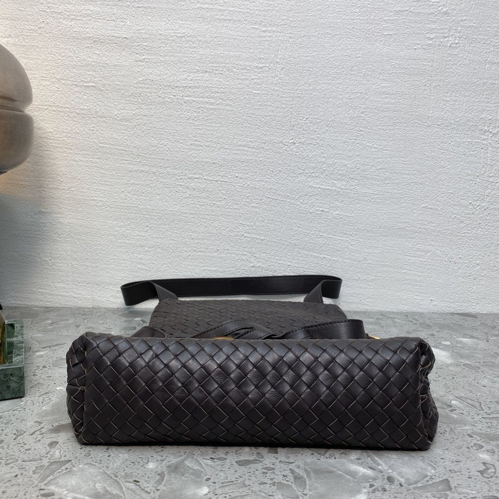Bottega Veneta Intrecciato Shoulder Bag Black, For Women, Women’s Bags 10.2in/26cm