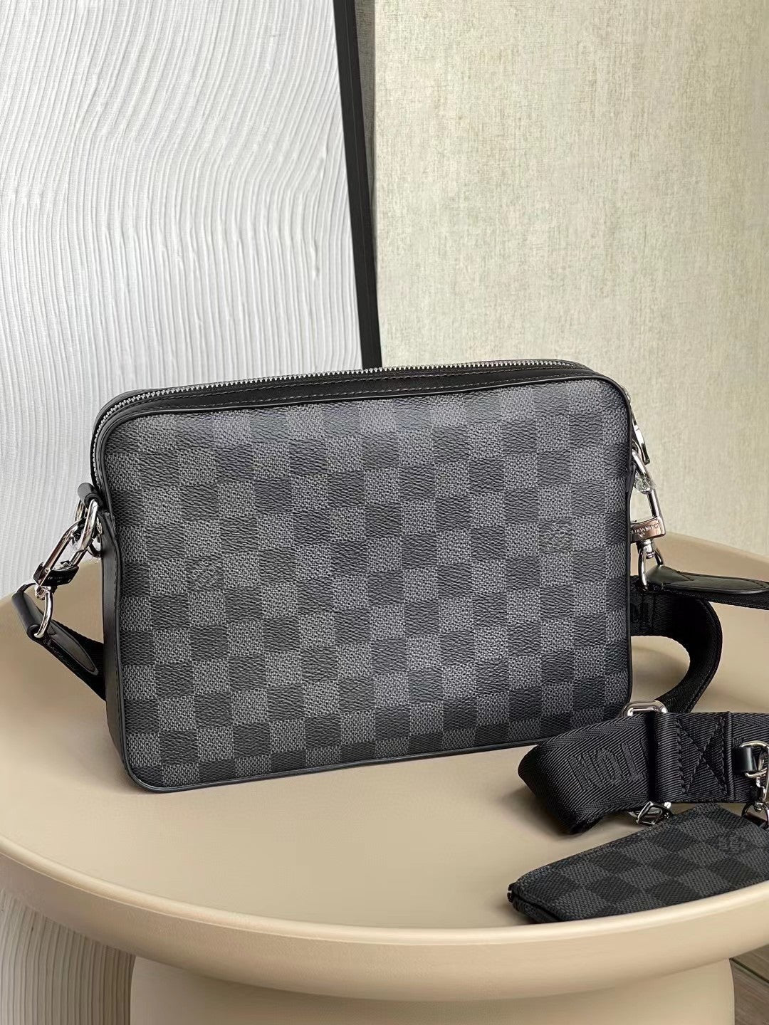 Louis Vuitton Trio Messenger Damier Graphite Canvas For Men, Bags, Crossbody Bags 9.8in/25cm Louis Vuitton N58040