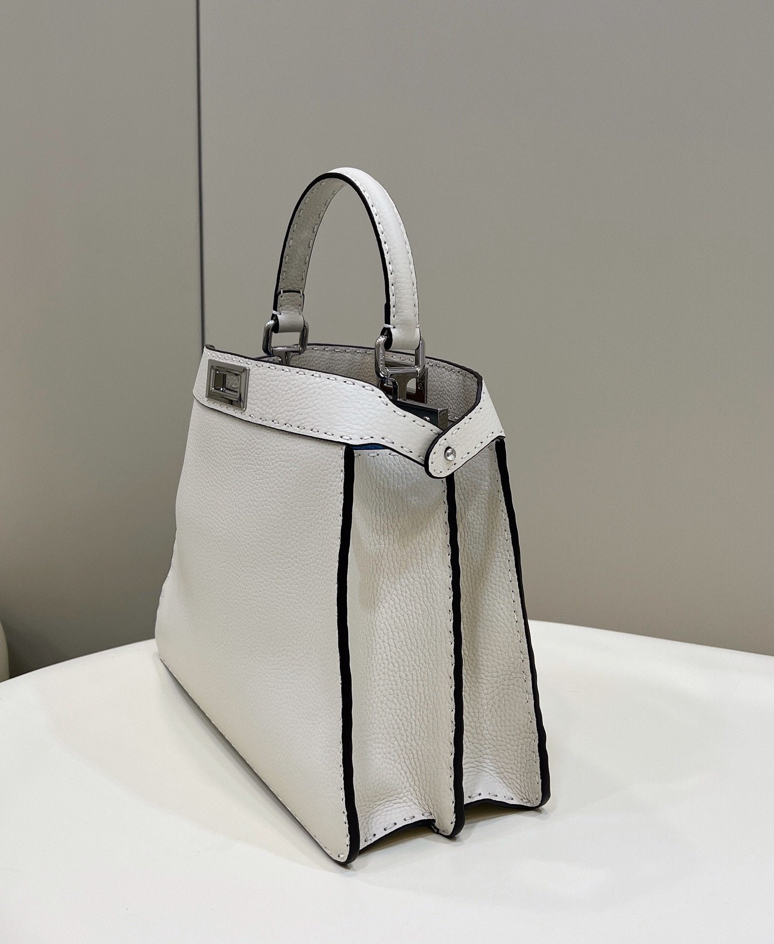 FI ISeeU MeGLAMIum White For Women, Handbags, Shoulder Bags 13.1in/33.5cm FF