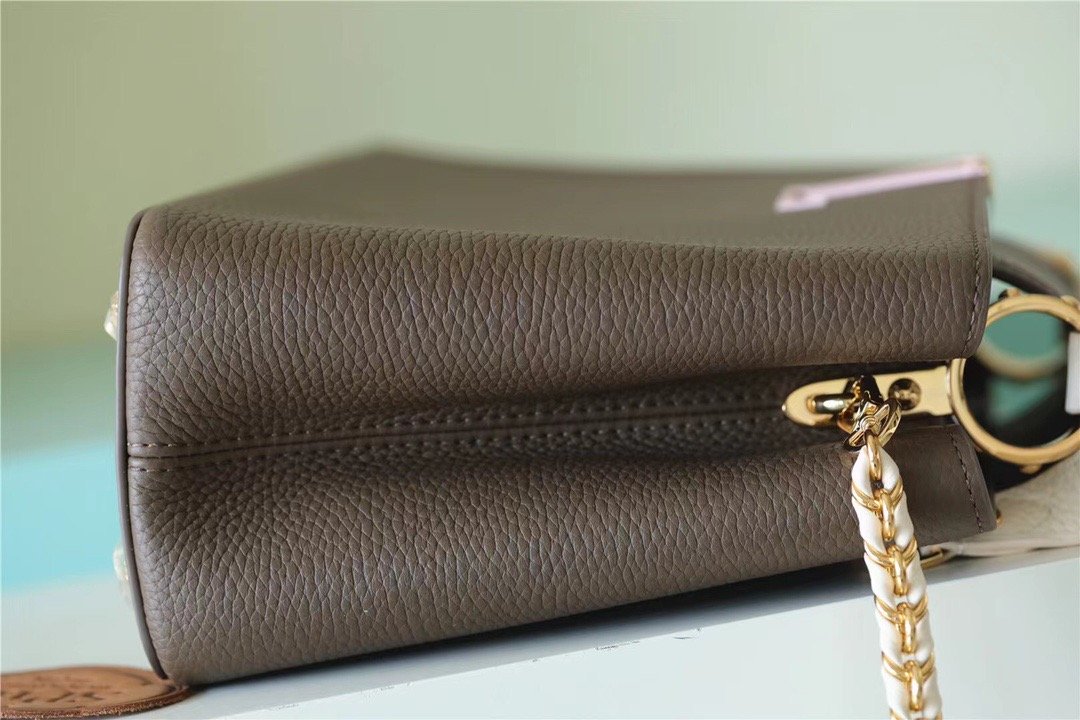 Louis Vuitton Capucines MM Taurillon Smokey Brown Green/ Creme/ Pink For Women,  Shoulder And Crossbody Bags 31.5cm/12.4in Louis Vuitton M59516