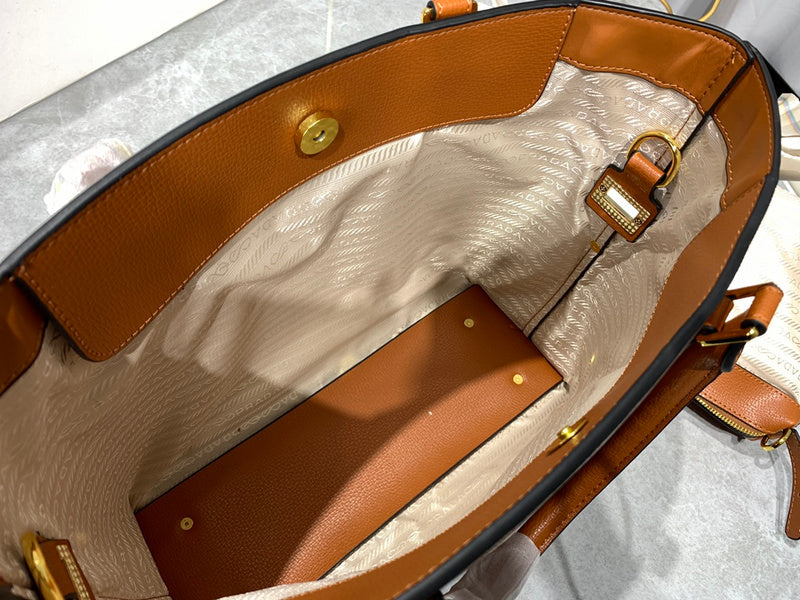 Barnes-Bags - Prada Bags - 921