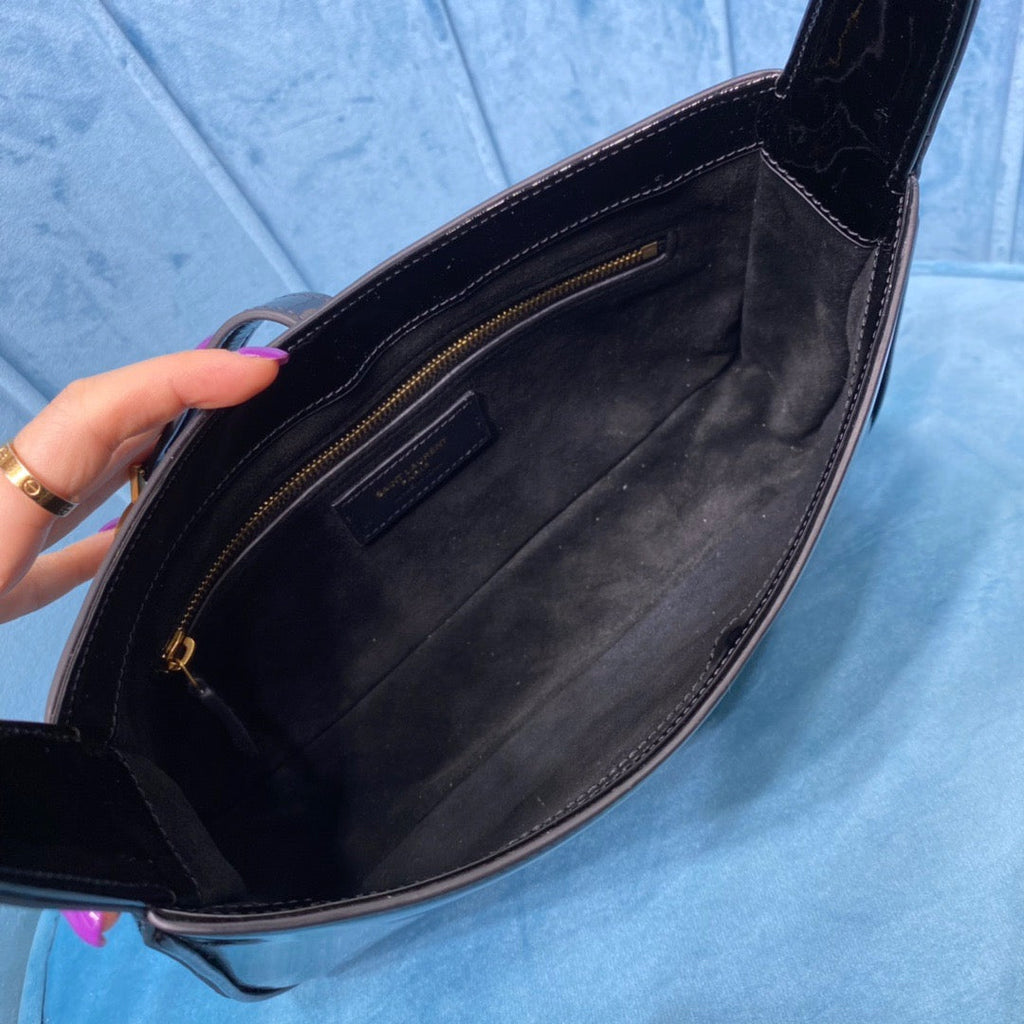 YSSL Le 5 Ã 7 Hobo Bag In Smooth Noir For Women 9in/23cm YSL 6572280UF0W1000