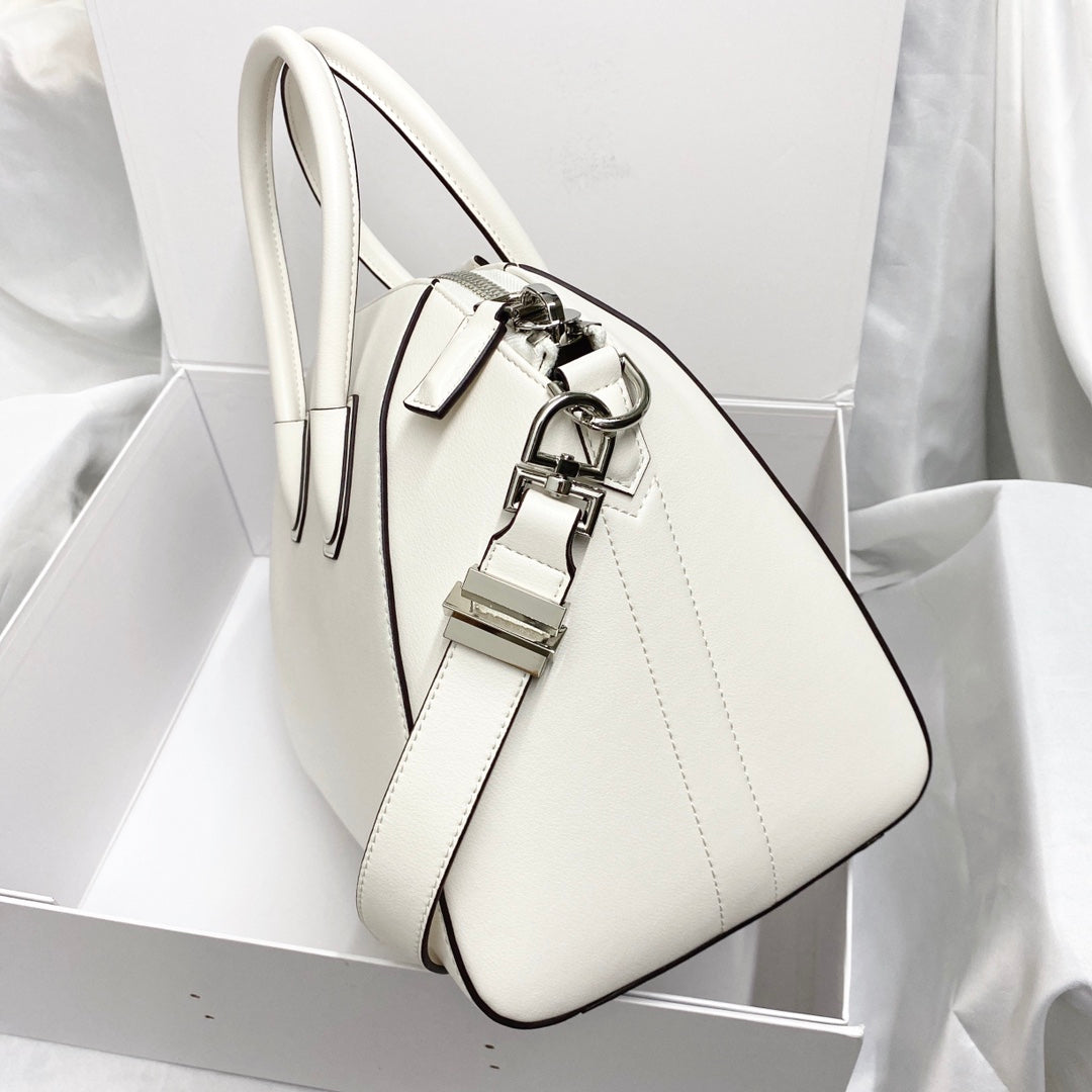 gv Antigona Bag White For Women, Handbags, Shoulder Bags 13in/33cm GVCÃ‚Â 