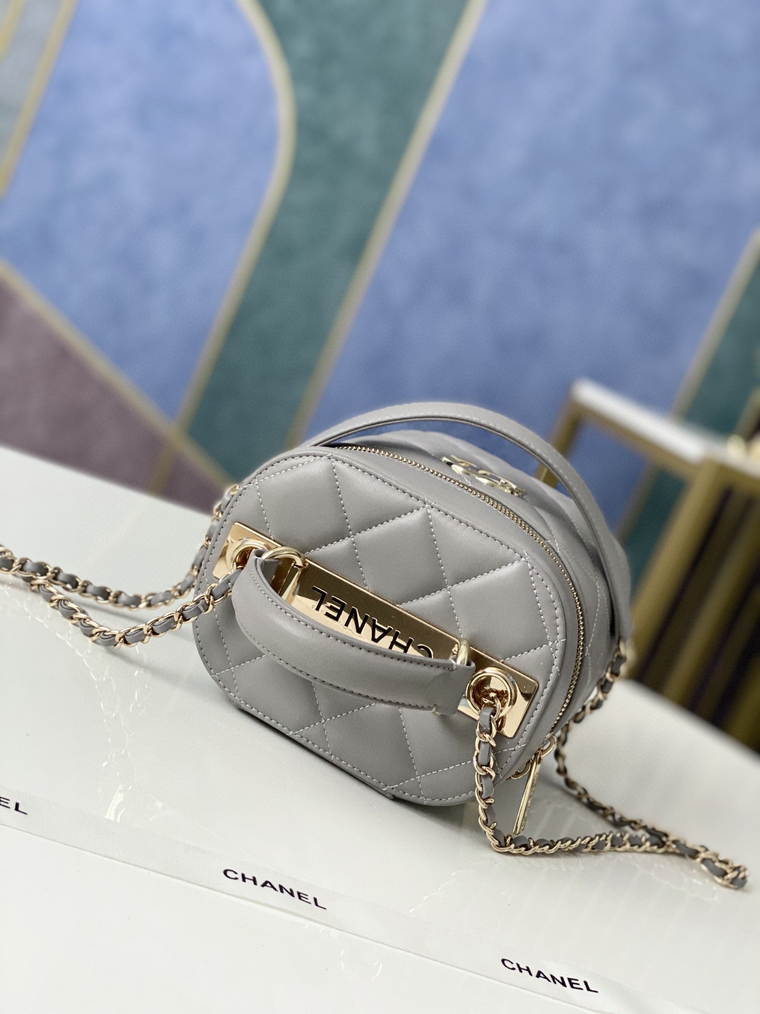 Chanelouis Vuittonanity Case Gold Hardware Grey For Women, Women’s Handbags, Shoulder Bags 9.4in/24cm 