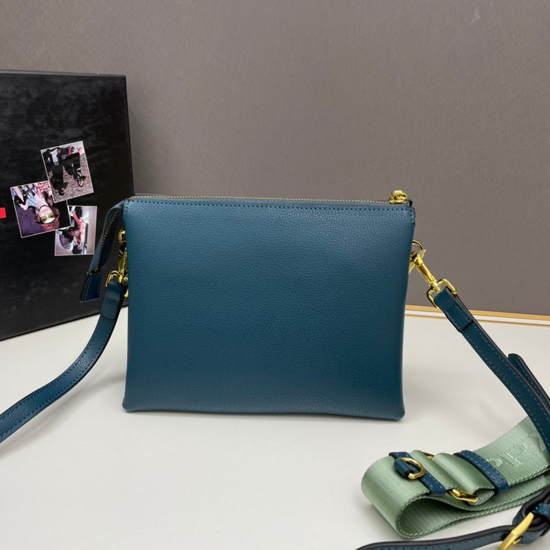 Barnes-Bags - Prada Bags - 930