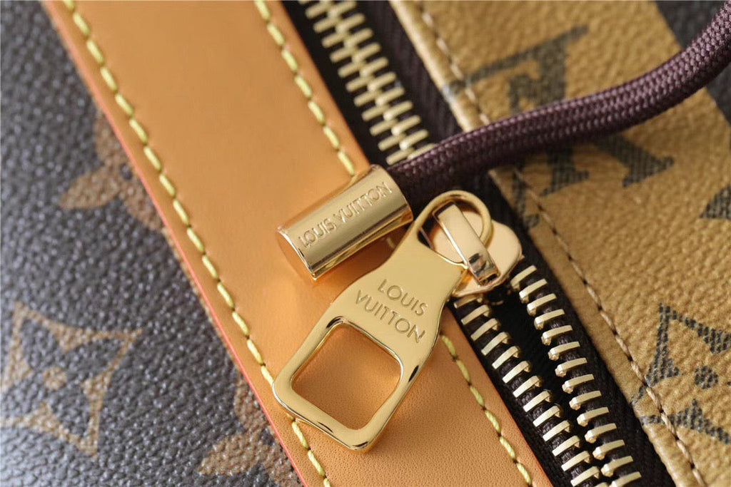 Louis Vuitton Randonee Messenger Monogram Stripes Brown For Men, Bags, Shoulder And Crossbody Bags 10.4in/26cm Louis Vuitton M45968