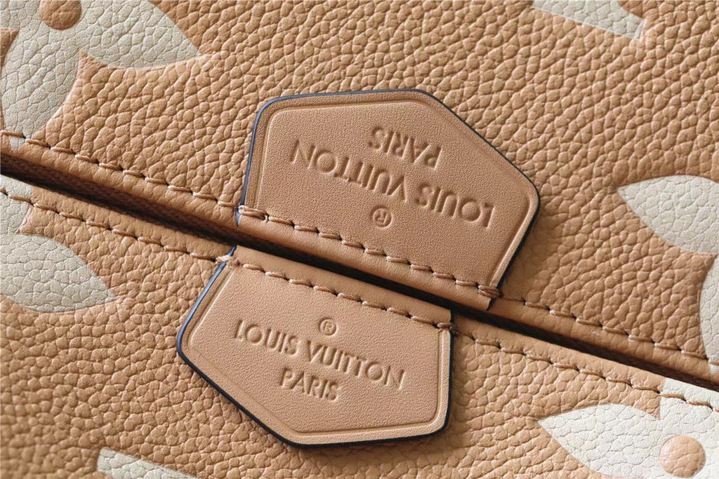 Louis Vuitton Multi Pochette AcGLAMIssoires Monogram Empreinte Arizona Beige / Cream For Women,  Shoulder And Crossbody Bags 9.8in/25cm Louis Vuitton M45983
