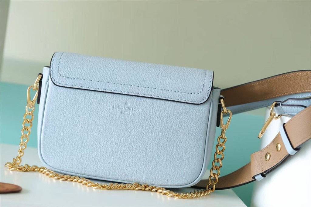 Louis Vuitton Lockme Tender Light Blue For Women, WomenÃƒÂ¢Ã¢â€šÂ¬Ã¢â€žÂ¢s Handbags, Shoulder And Crossbody Bags 7.5in/19cm Louis Vuitton