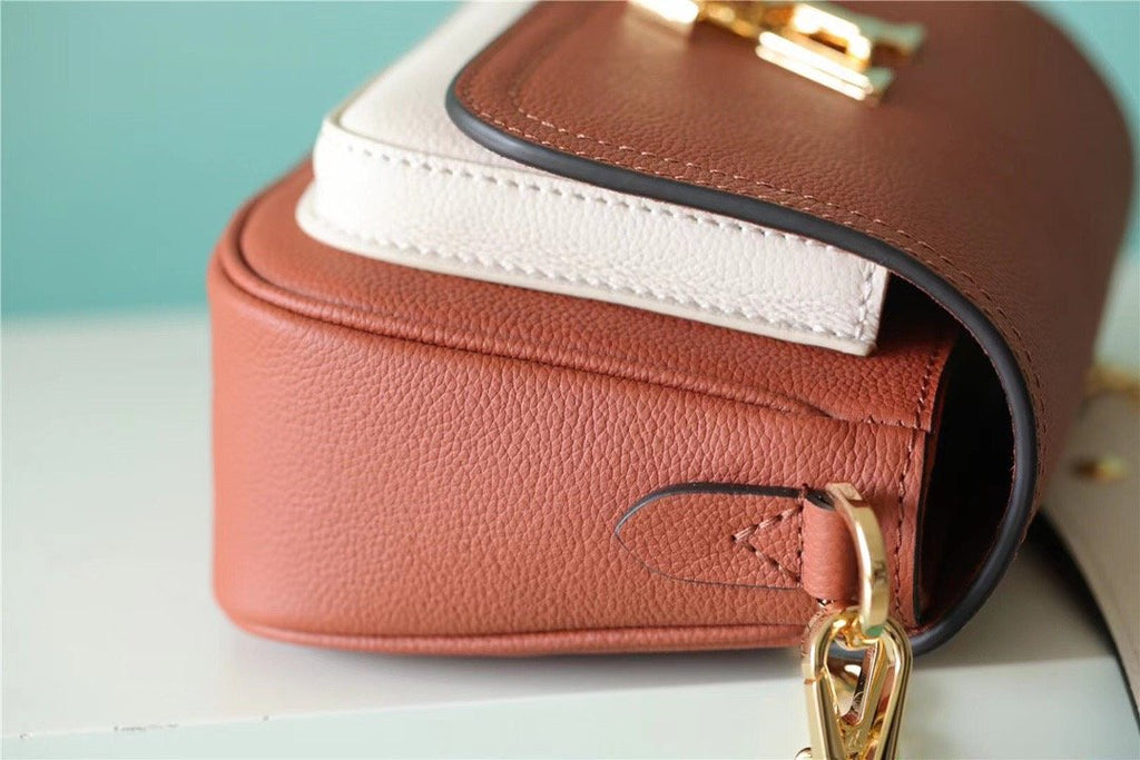 Louis Vuitton Lockme Tender Chataigne Brown For Women,  Shoulder And Crossbody Bags 7.5in/19cm Louis VuittonÃƒâ€šÃ‚Â 