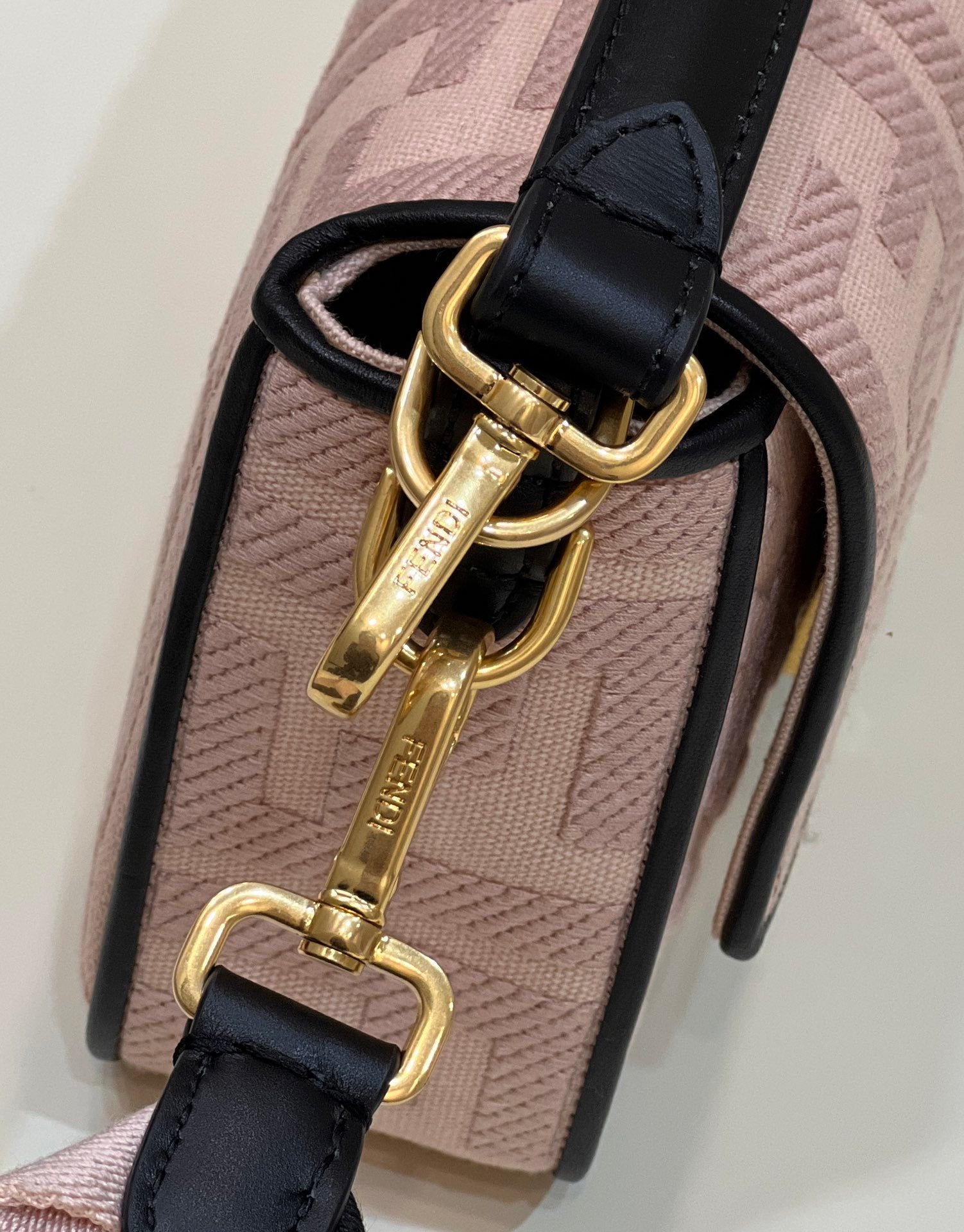 Baguette Light Pink For Women, Women’ Handbags, Shoulder And Crossbody Bags 10.6in/27cm FF 8BR600