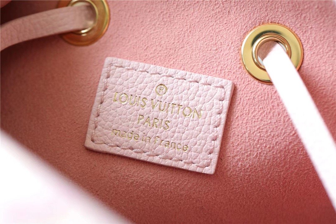 Louis Vuitton NeoNoe Burberry Monogram Empreinte Pink For Women,  Shoulder And Crossbody Bags 7.9in/20cm Louis Vuitton 