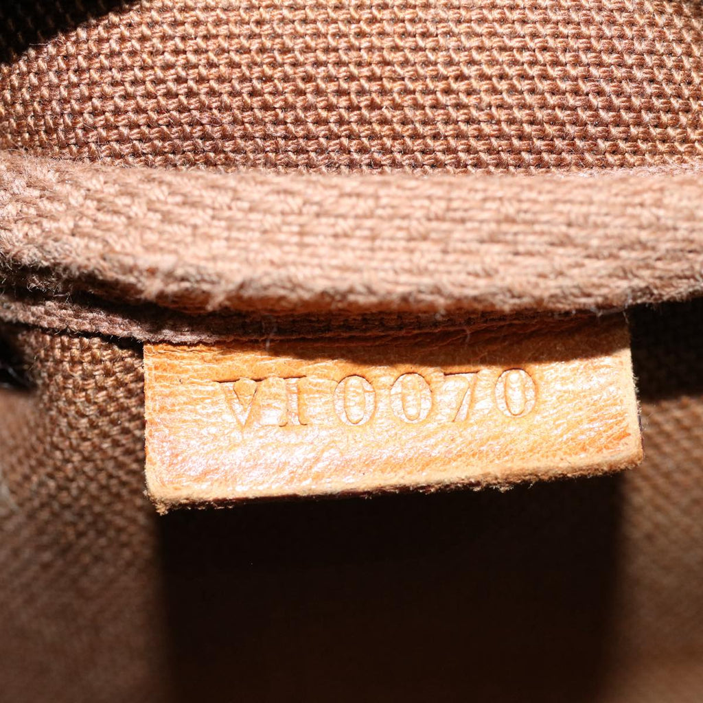 Louis Vuitton Pochette Accessoire  Canvas Clutch Bag