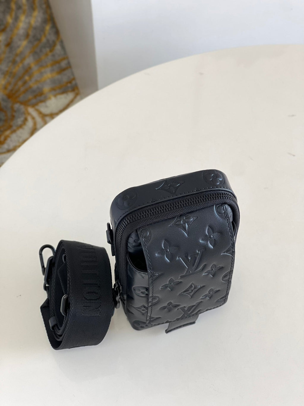 Louis Vuitton GlamIap Double Phone Pouch Monogram Black For Men, Bags, Crossbody Bags 7.1in/18cm Louis Vuitton M81005