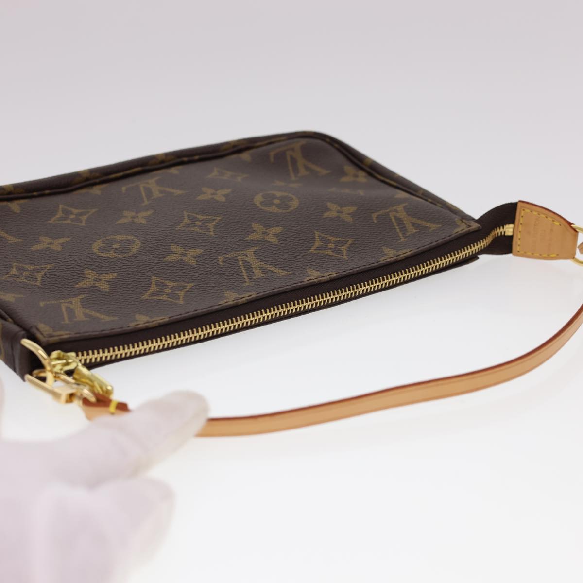 Louis Vuitton Pochette Accessoires  Canvas Clutch Bag