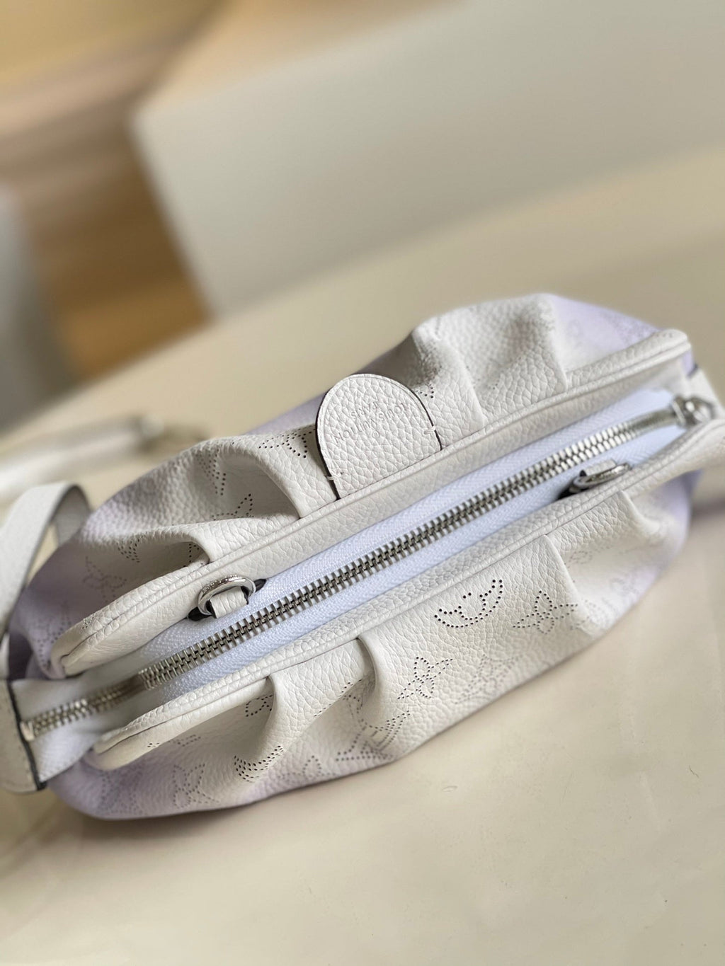 Louis Vuitton Scala Mini Pouch White For Women,  Shoulder And Crossbody Bags 9.1in/23cm Louis Vuitton M80410