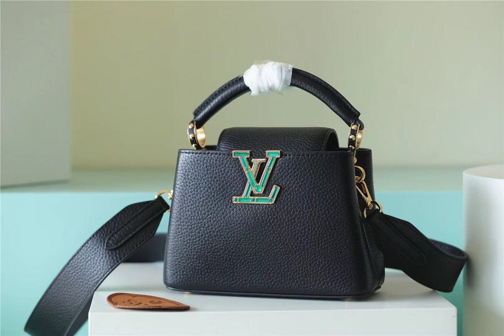 Louis Vuitton Capucines Taurillon Black For Women,  Shoulder And Crossbody Bags 21cm/8.3in Louis Vuitton
