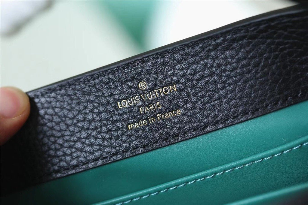 Louis Vuitton Capucines Taurillon Black For Women,  Shoulder And Crossbody Bags 21cm/8.3in Louis Vuitton