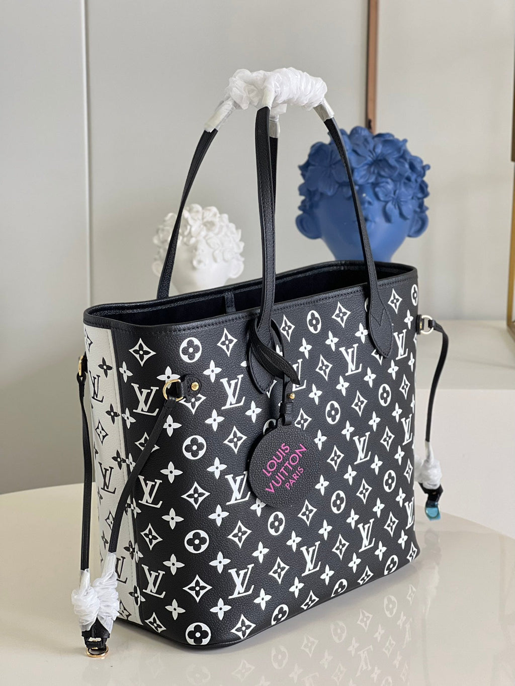 Louis Vuitton Neverfull MM Monogram Empreinte Black/White For Women,  Tote Bags 12.2in/31cm Louis Vuitton M46103