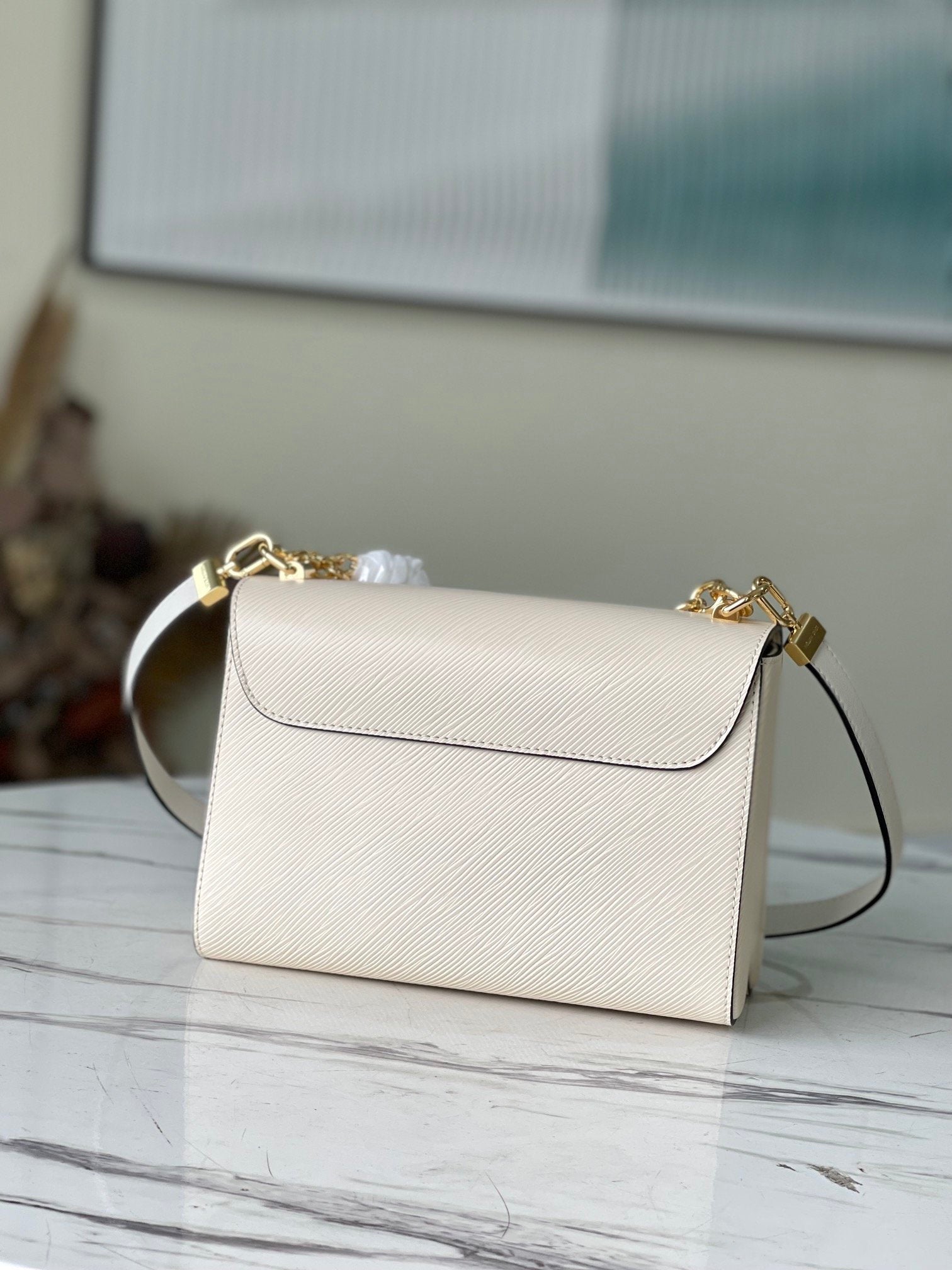 Louis Vuitton Twist MM Monogram GlamIower Quartz White For Women,  Shoulder And Crossbody Bags 9.1in/23cm Louis Vuitton M59403