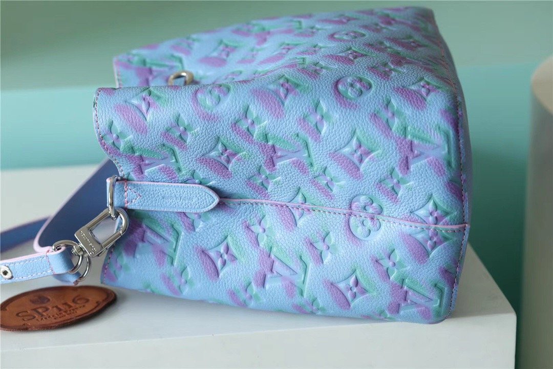 Louis Vuitton NeoNoe Burberry Monogram Empreinte Lilas Purple For Women,  Shoulder And Crossbody Bags 7.9in/20cm Louis Vuitton M46173