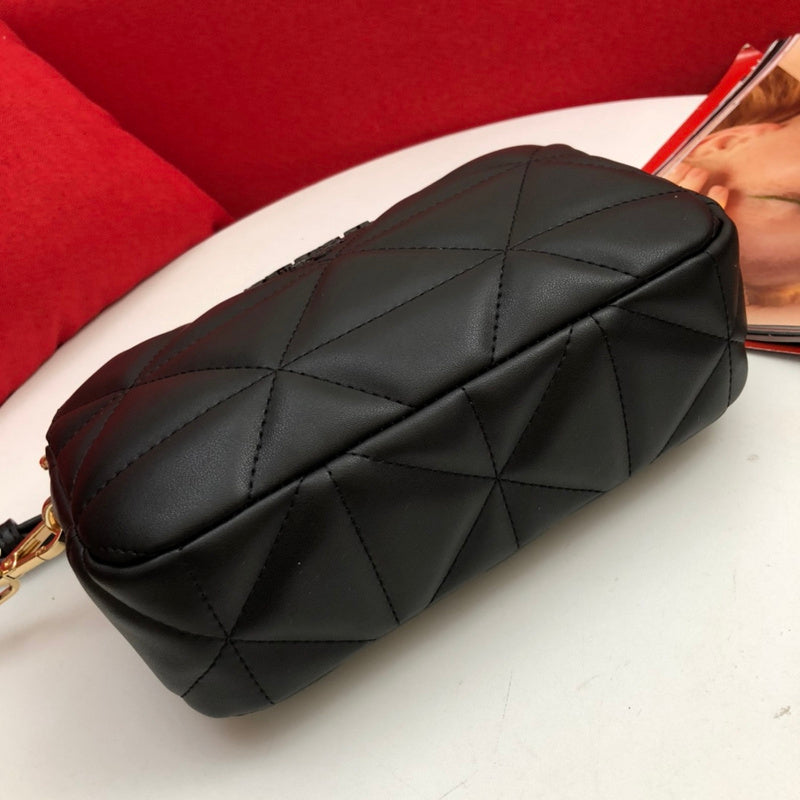 Barnes-Bags - Prada Bags - 979