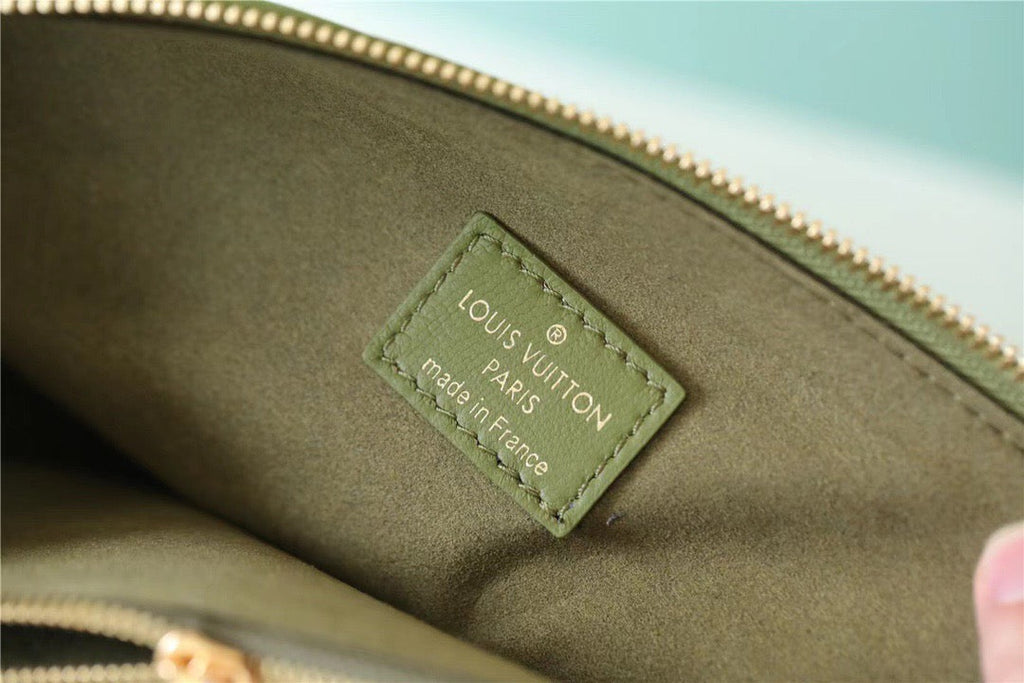 Louis Vuitton Coussin MM Monogram Khaki For Women, WomenÃƒÂ¢Ã¢â€šÂ¬Ã¢â€žÂ¢s Handbags, Shoulder And Crossbody Bags 13.4in/34cm Louis Vuitton M20568