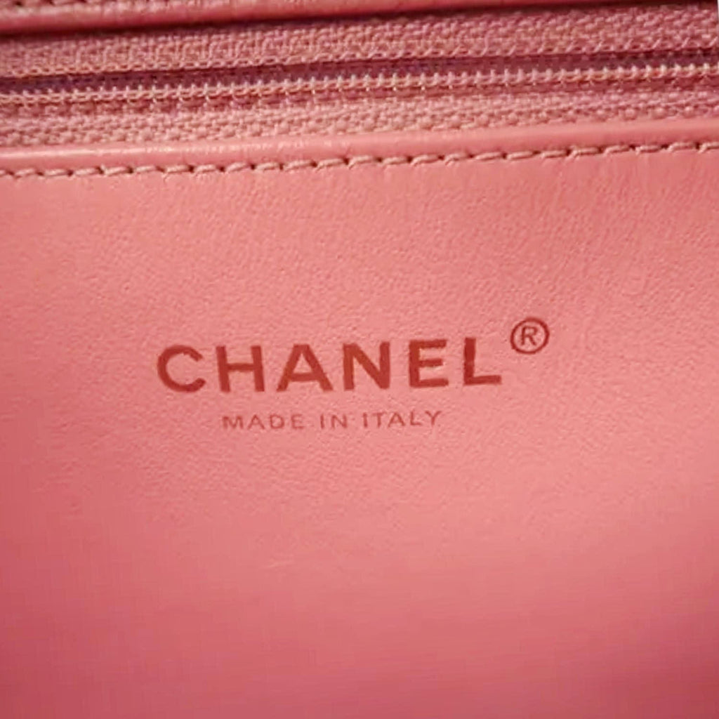 Chanel Vanity Case Filigree CC Medium Caviar Quilted Shoulder Bag Pink