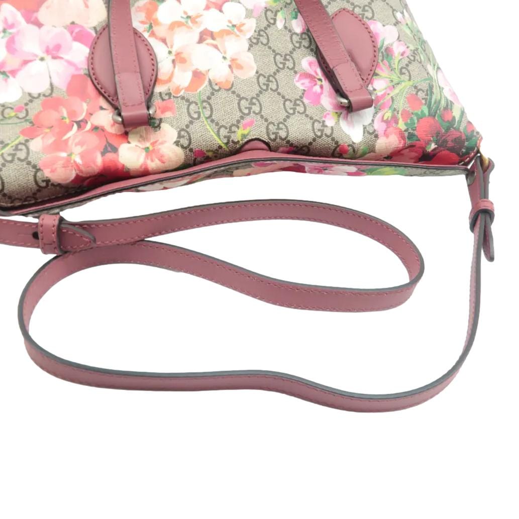 GUCCI Linea A Foldover Gucci Supreme Monogram Blooms Tote Bag Multicolor Dry Rose 429147