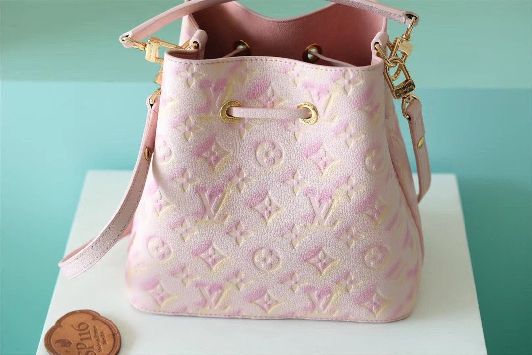 Louis Vuitton NeoNoe Monogram Empreinte Pink For Women,  Shoulder And Crossbody Bags 7.9in/20cm Louis VuittonÃƒâ€šÃ‚Â 