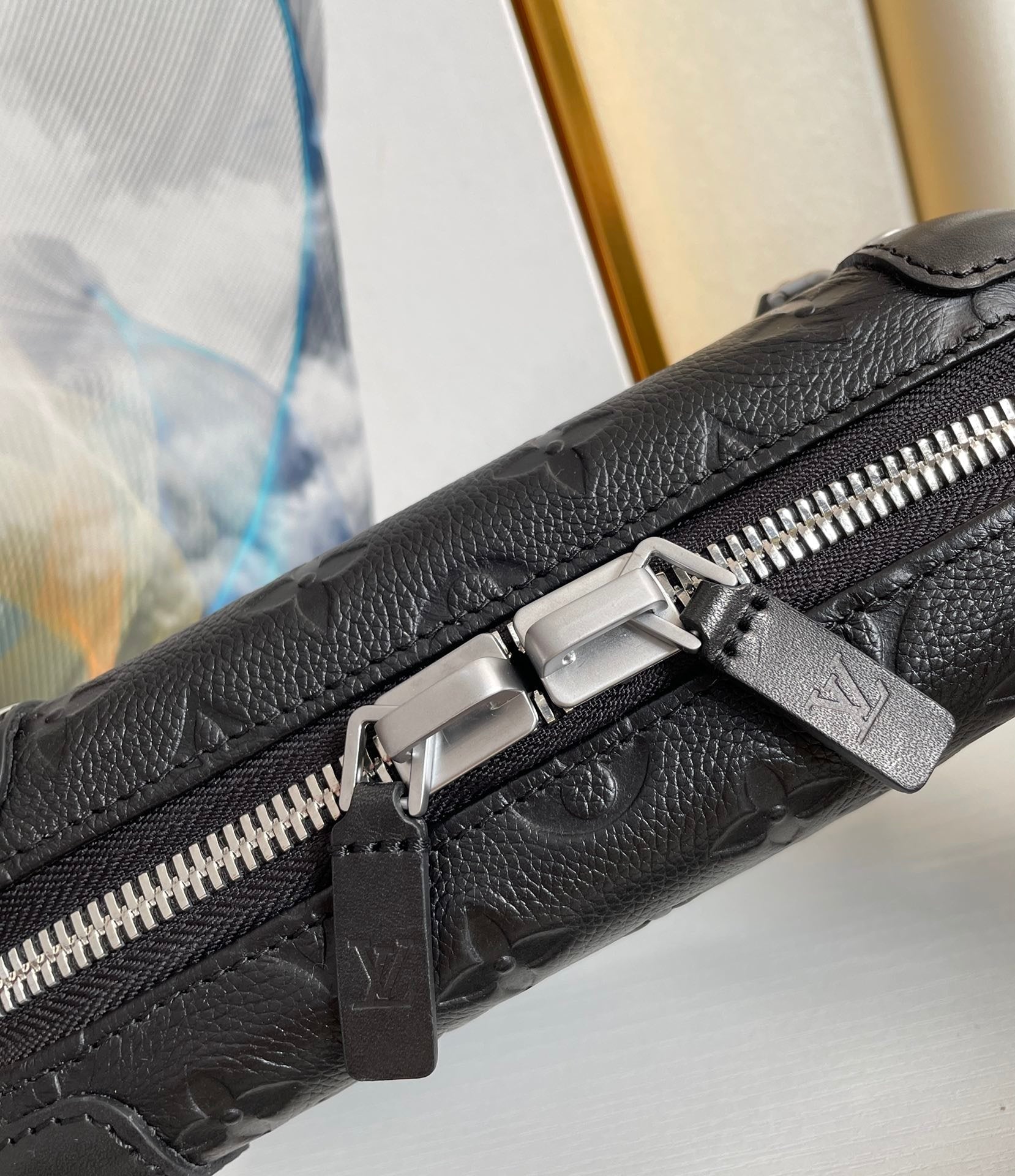 Louis Vuitton Horizon Clutch Taurillon Monogram Black For Men, Bags, Shoulder And Crossbody Bags 8.3in/21cm Louis Vuitton M20439