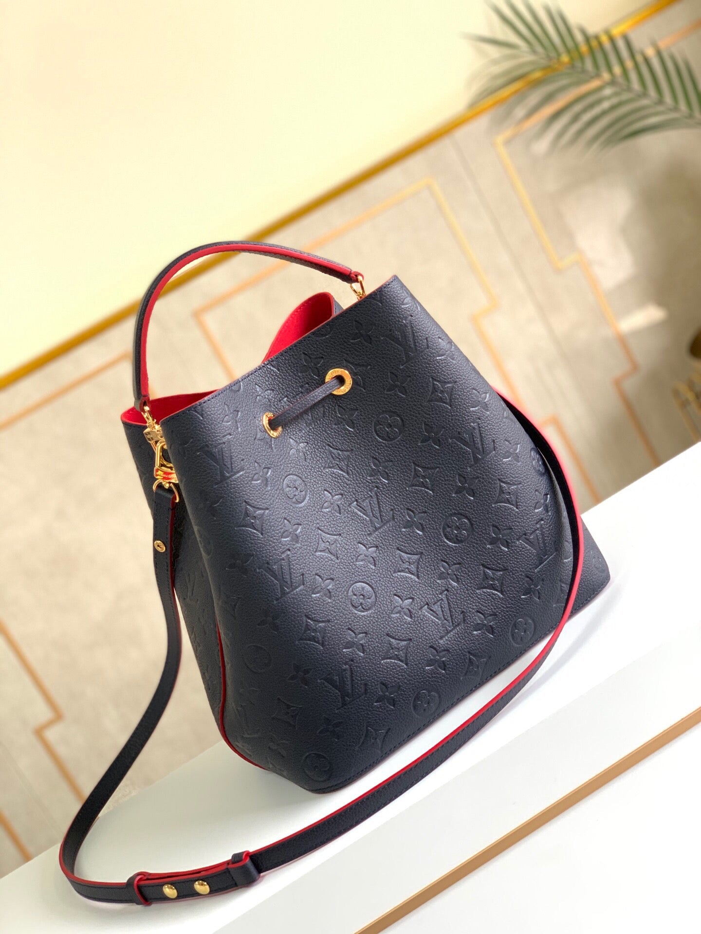 Louis Vuitton NeoNoe MM Bucket Bag Monogram Empreinte Navy Blue/Red For Women, Women’s Handbags, Shoulder And Crossbody Bags 10.2in/26cm Louis Vuitton M45306