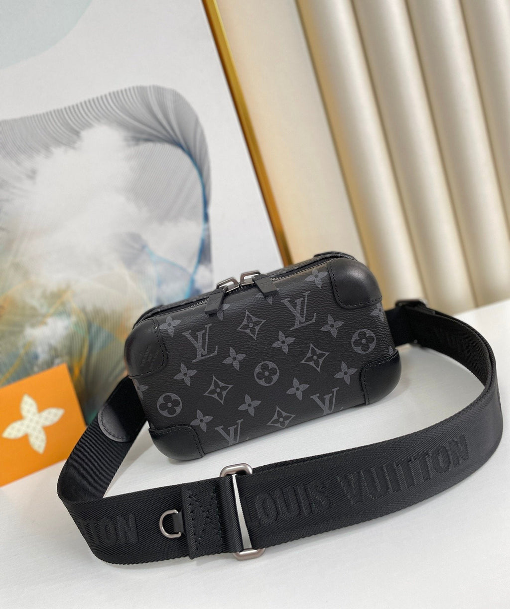 Louis Vuitton Horizon Clutch Monogram Eclipse For Men, Bags, Shoulder And Crossbody Bags 8.3in/21cm Louis Vuitton M45579