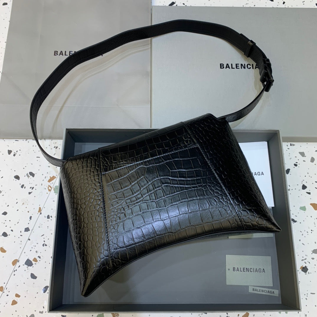 Downtown MeDiorum Shoulder Bag In Black, For Women,  Bags 12.6in/32cm