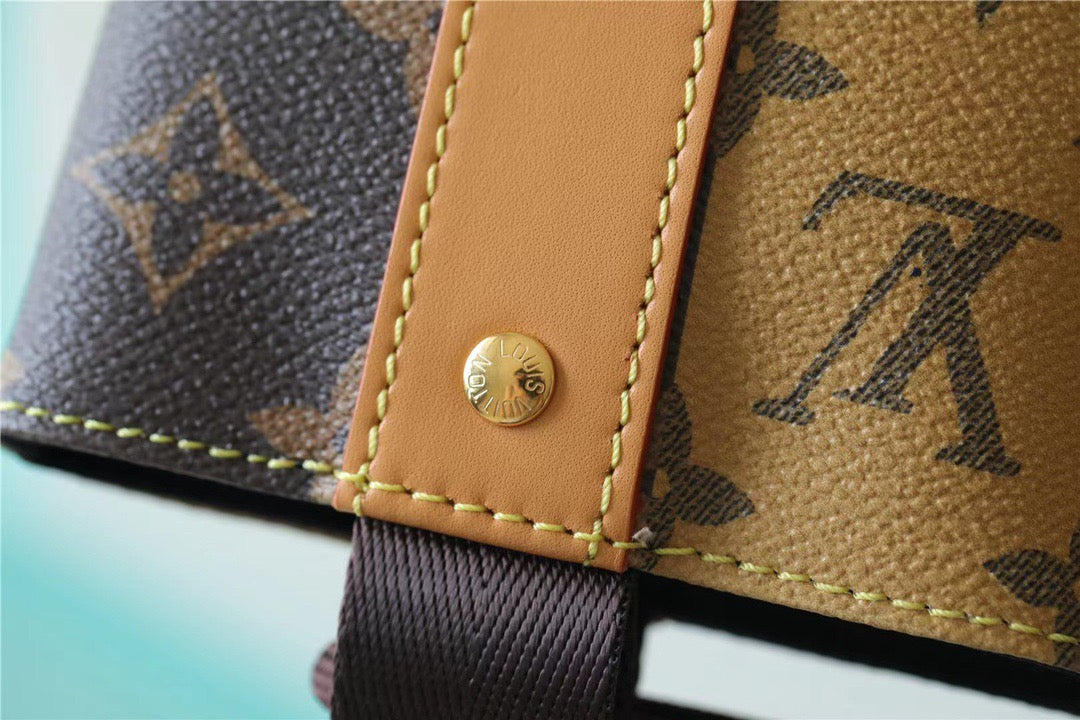 Louis Vuitton Randonee Messenger Monogram Stripes Brown For Men, Bags, Shoulder And Crossbody Bags 10.4in/26cm Louis Vuitton M45968