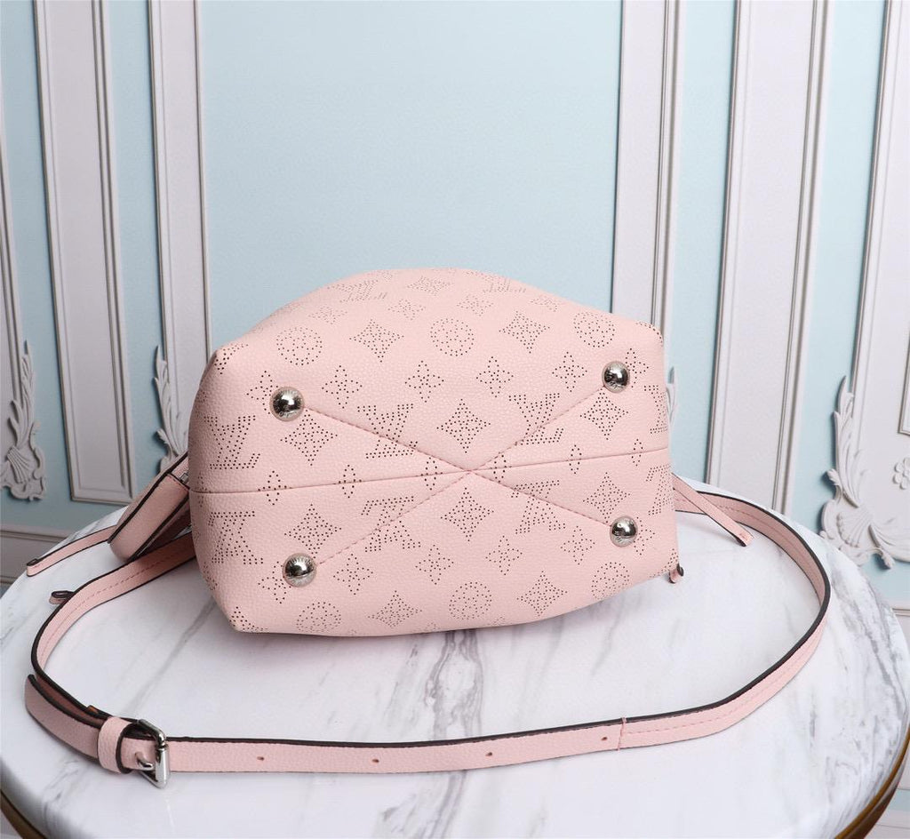Louis Vuitton Bella Bucket Bag Mahina Magnolia Pink For Women, WomenÃƒÂ¢Ã¢â€šÂ¬Ã¢â€žÂ¢s Handbags, Shoulder And Crossbody Bags 7.5in/22cm Louis Vuitton M57068