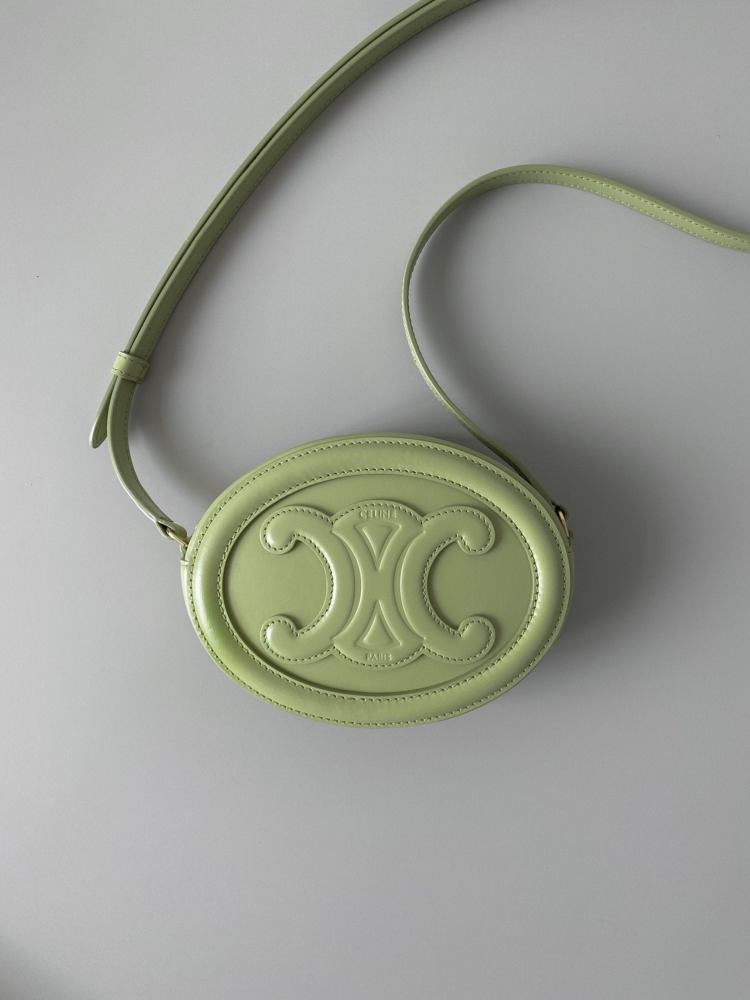 Crossbody Oval Purse Cuir Triomphe Mint Green For Women 6in/16cm