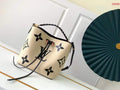 Louis Vuitton Louis Vuitton Crafty Neonoe MM Bucket Bag Creme For Women, WomenÃƒÂ¢Ã¢â€šÂ¬Ã¢â€žÂ¢s Handbags, Shoulder Bags 10.2in/26cm Louis Vuitton M56889
