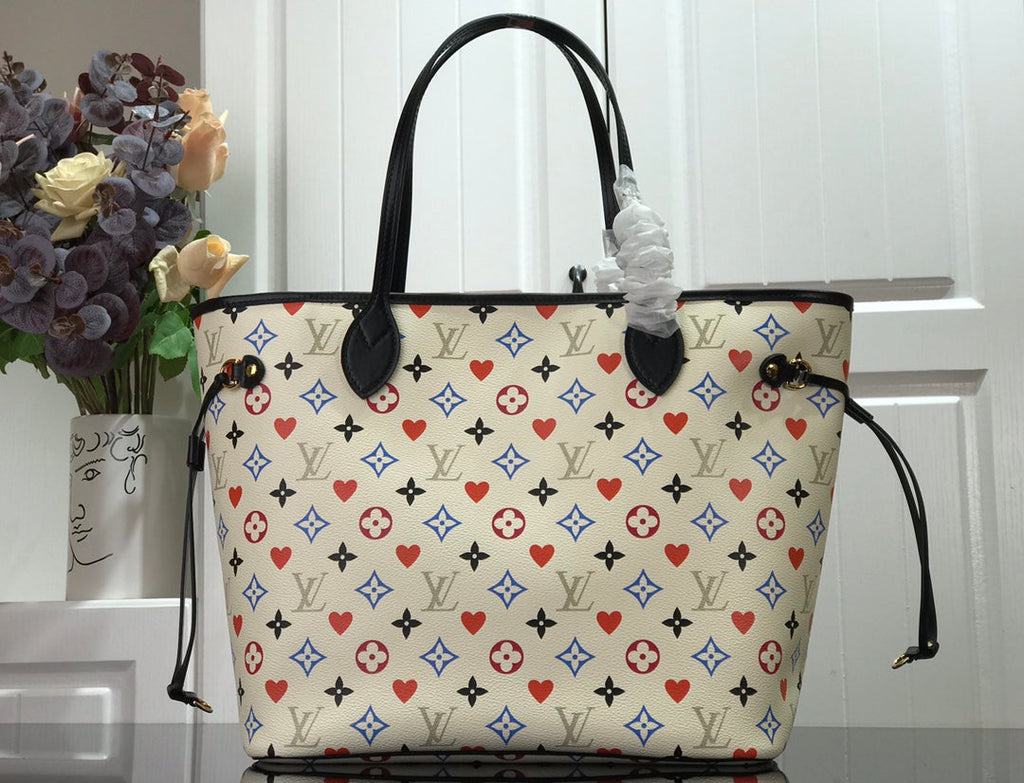 Louis Vuitton Neverfull MM Game On Tote Bag Monogram Canvas White By Nicolas Ghesquiere For Women, Women’s Handbags, Shoulder Bags 12.2in/31cm Louis Vuitton M57462