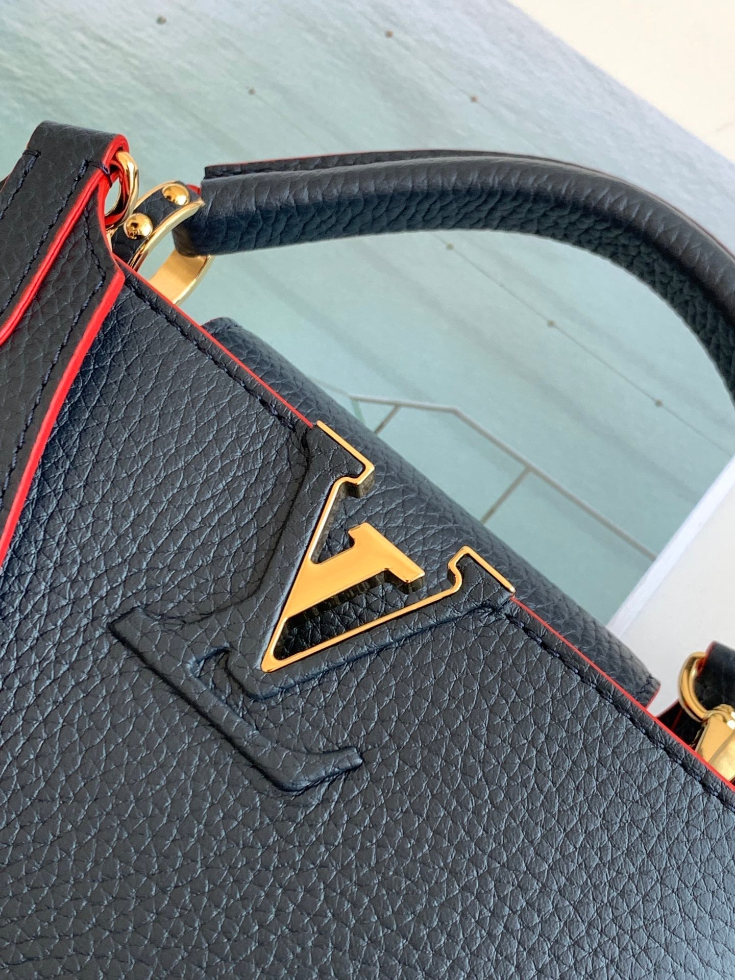 Louis Vuitton Capucines Mini Taurillon Navy Blue For Women,  Shoulder And Crossbody Bags 8.3in/21cm Louis Vuitton