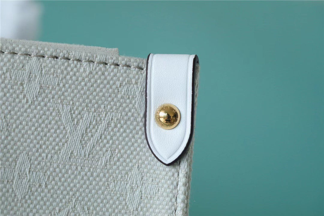 Louis Vuitton Onthego MM Monogram Giant And Raffia White/ Yellow For Women,  Shoulder And Crossbody Bags 35cm/13.8in Louis Vuitton 