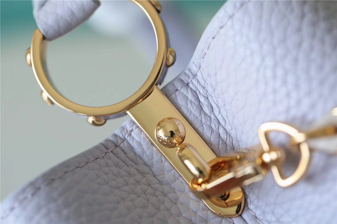 Louis Vuitton Capucines Mini Taurillon Light Blue/ Creme For Women,  Shoulder And Crossbody Bags 21cm/8.3in Louis Vuitton