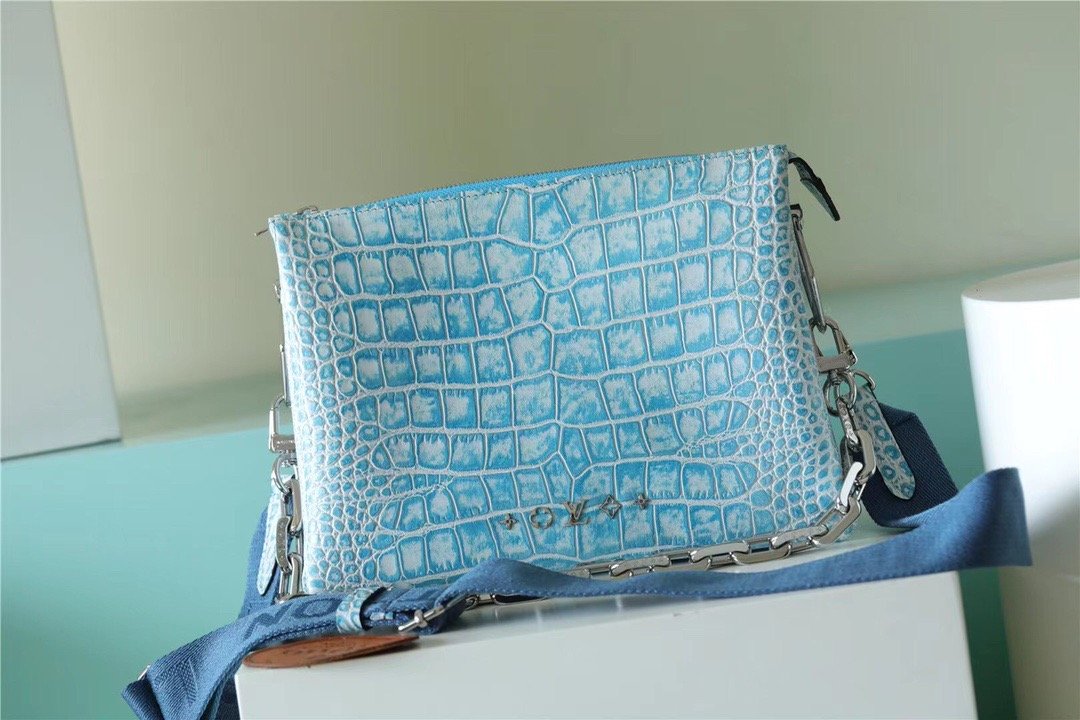 Louis Vuitton Coussin PM High Shiny Alligator Light Blue For Women,  Shoulder And Crossbody Bags 10.2n/26cm Louis VuittonÃƒâ€šÃ‚Â 
