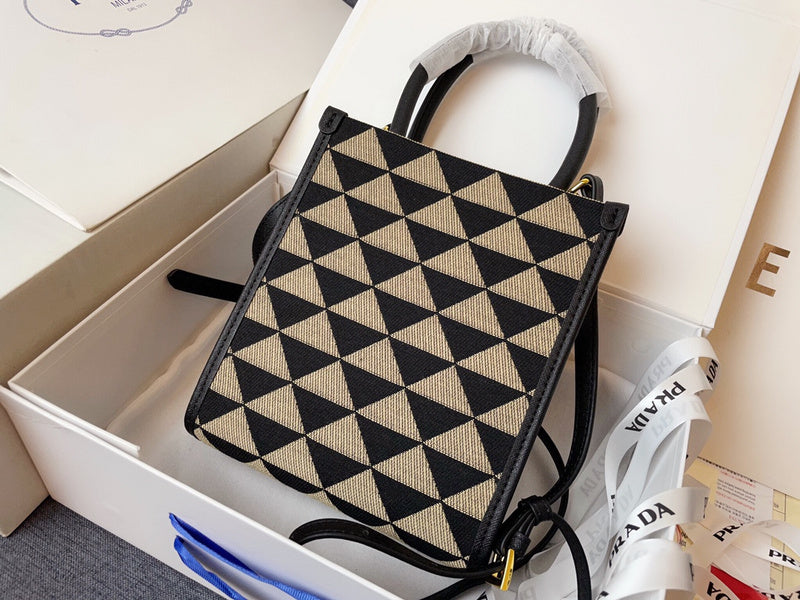 Barnes-Bags - Prada Bags - 868