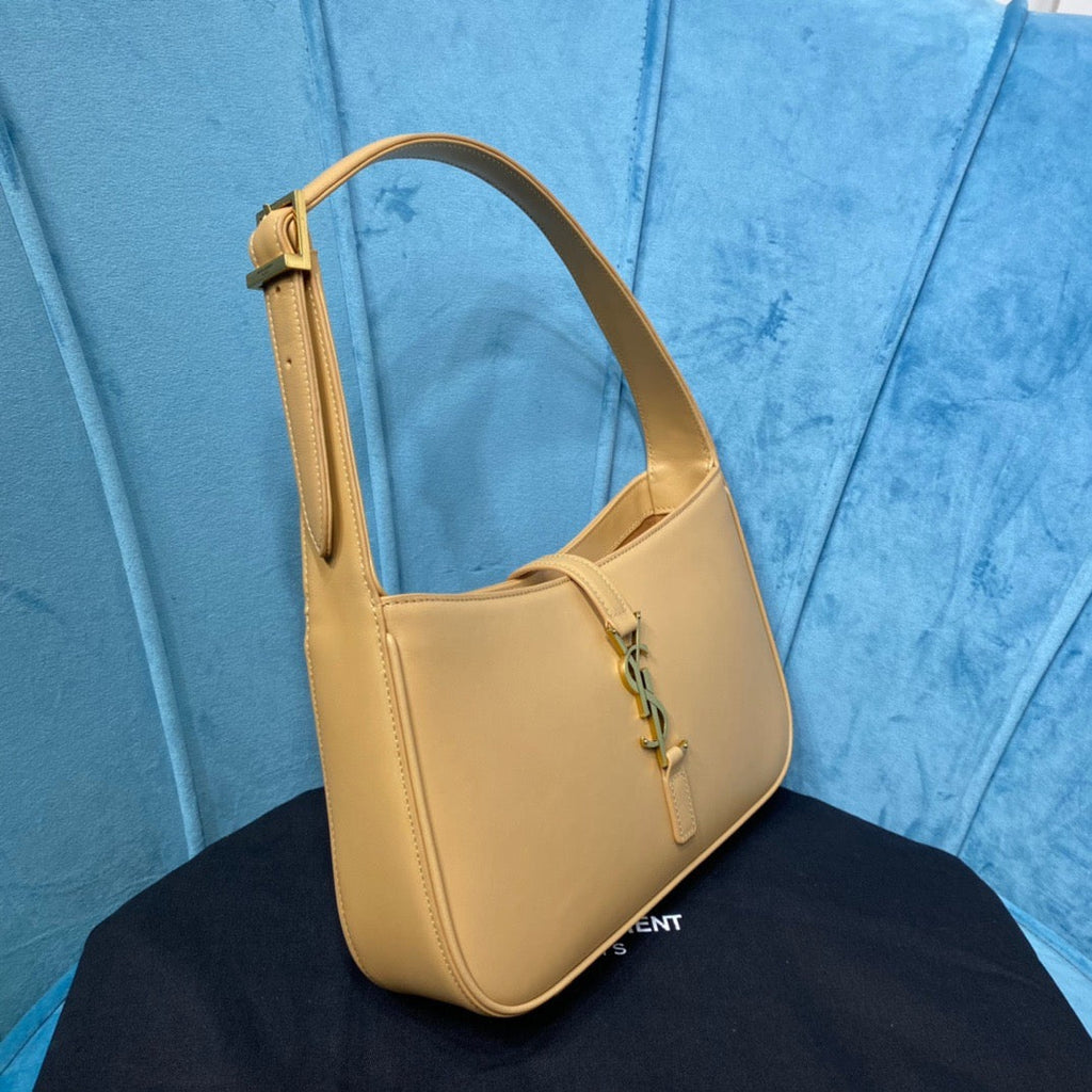 YSSL Le 5 Ã 7 Hobo Bag In Smooth Beige For Women 9in/23cm YSLÂ Â 6572282R20W9832
