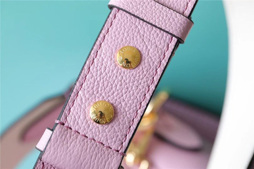 Louis Vuitton Lockme Tender Pink For Women, WomenÃƒÂ¢Ã¢â€šÂ¬Ã¢â€žÂ¢s Handbags, Shoulder And Crossbody Bags 7.5in/19cm Louis VuittonÃƒâ€šÃ‚Â 