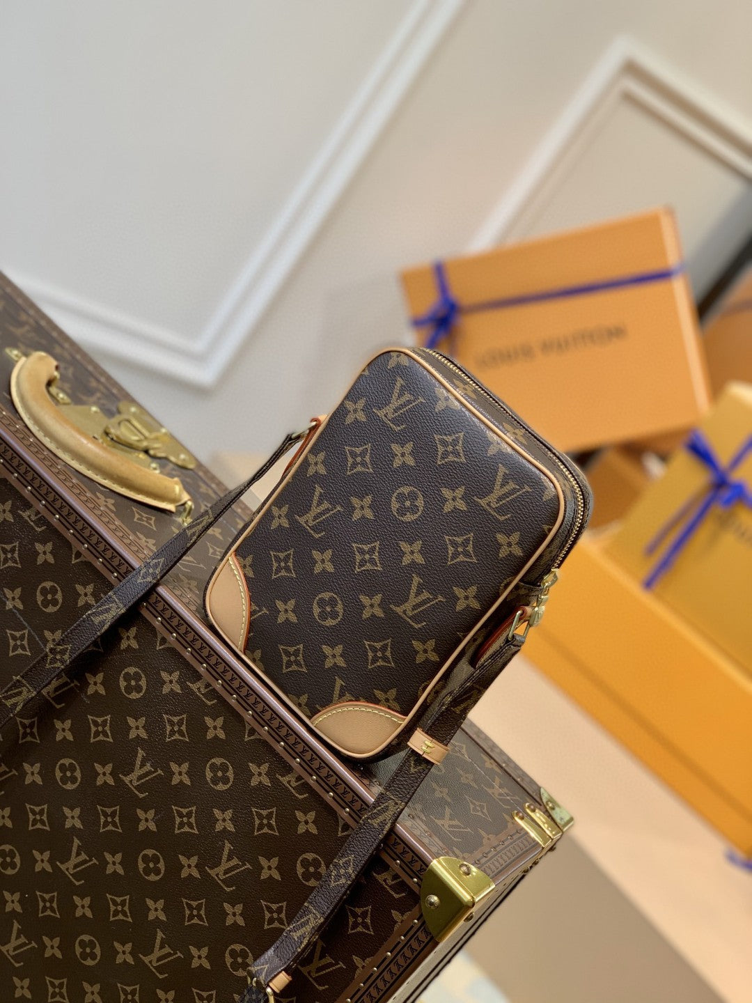 Louis Vuitton Danube Monogram Canvas For Women, Women’s Bags, Shoulder Bags 8.3in/21cm Louis Vuitton M45266