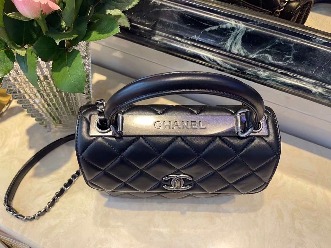 Chanel Classic GlamIap Bag Medal Hardware Black For Women 9.8in/25cm